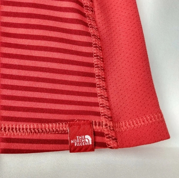 The North Face Womens fitted top Short Sleeve red stripe Vapor Wick M RN#61661 - Picture 4 of 6